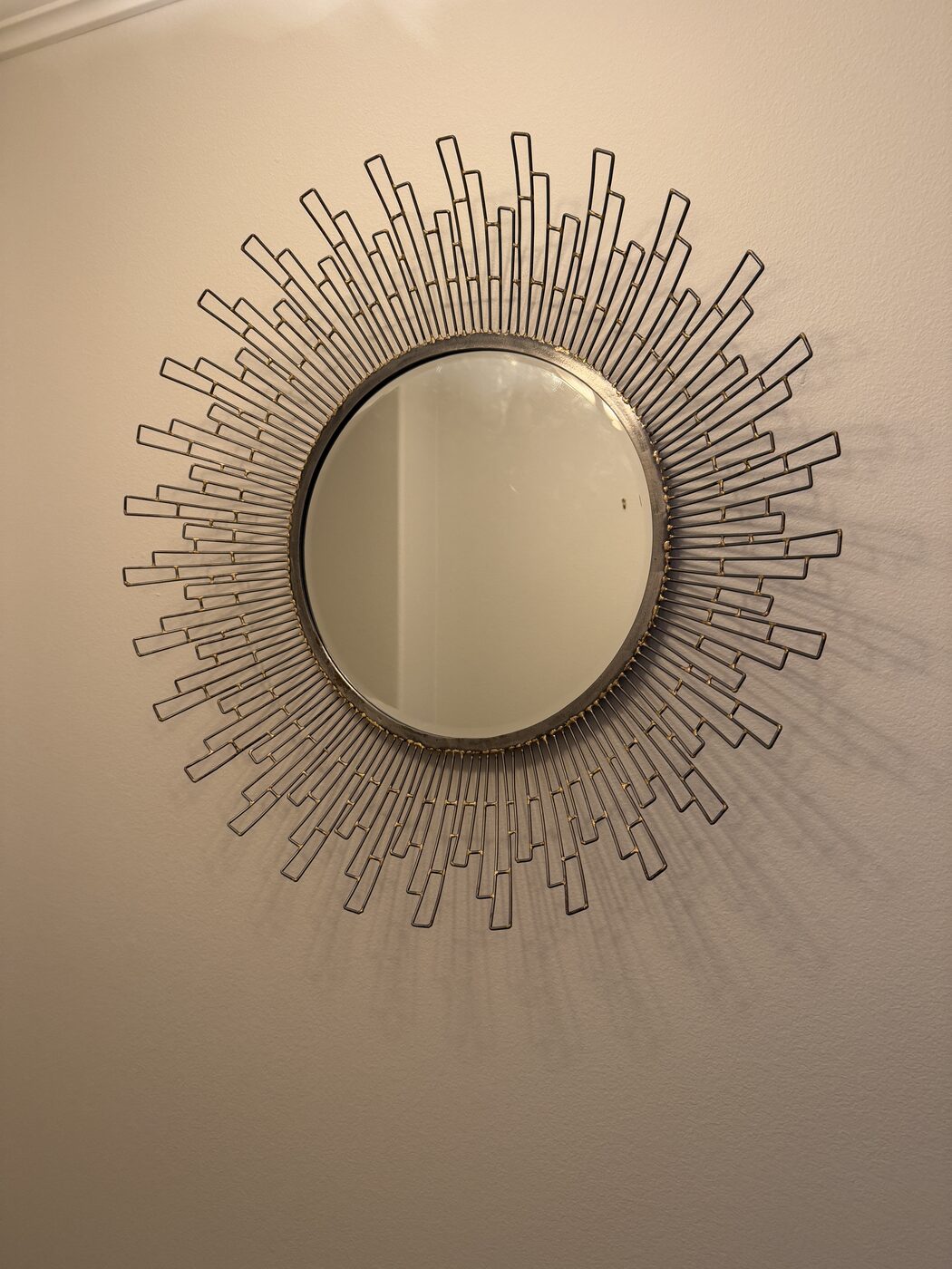 Decorative mirror installation