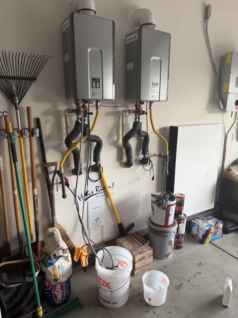 Dual tankless water heater flushing setup