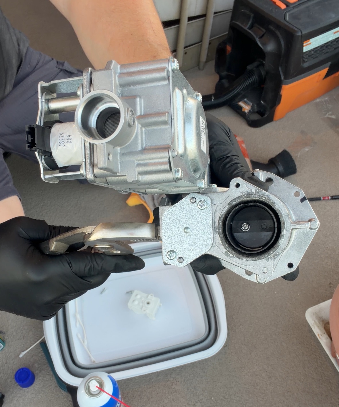 Rinnai Venturi control disc demonstrated in the closed position