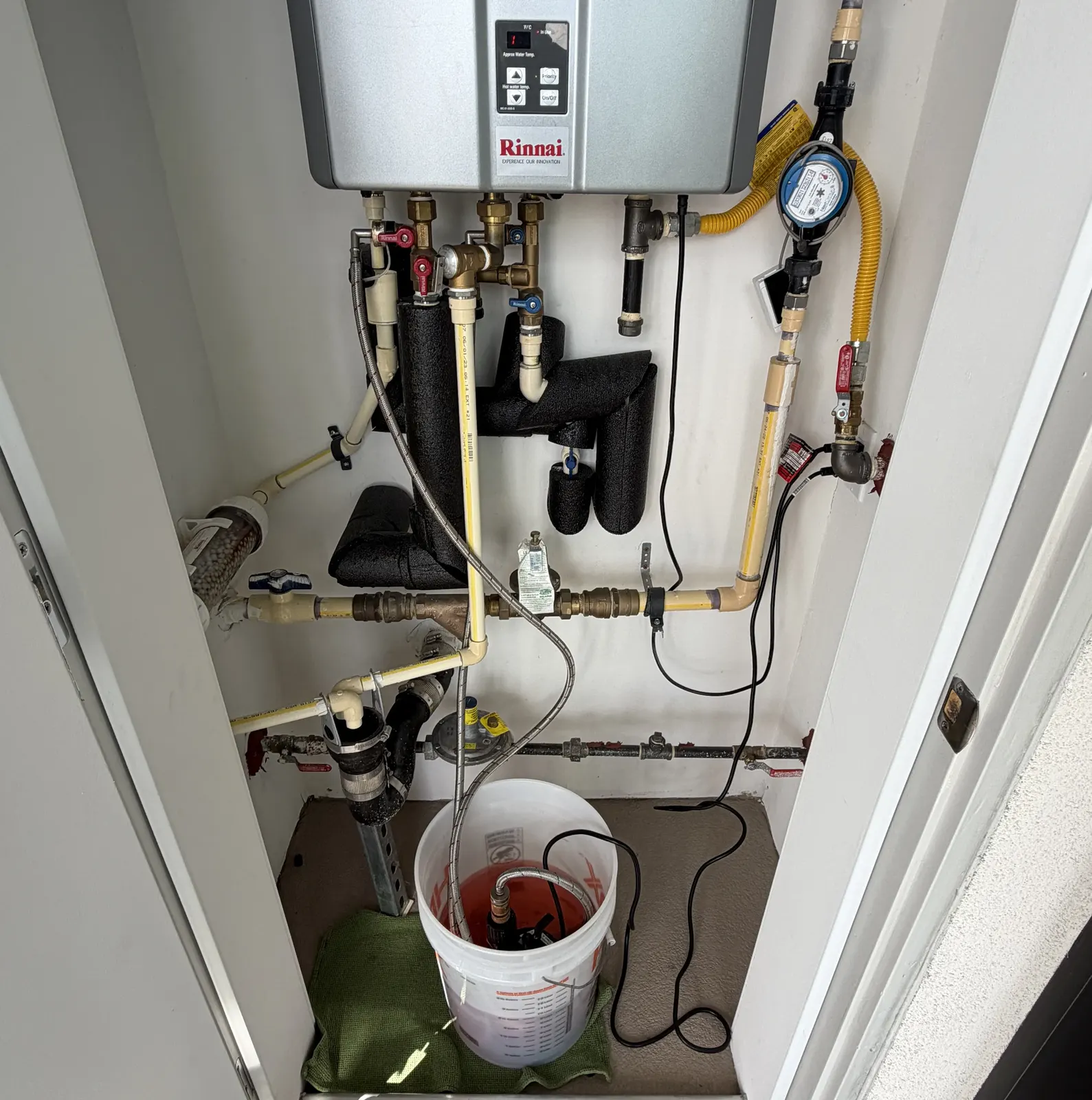 Tankless water heater flush Irvine California